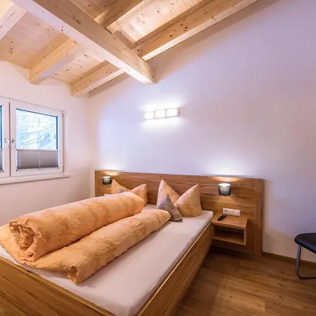 Lägenhet Gaestehaus Runhof Längenfeld