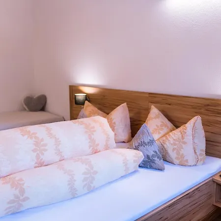 Gaestehaus Runhof * Längenfeld