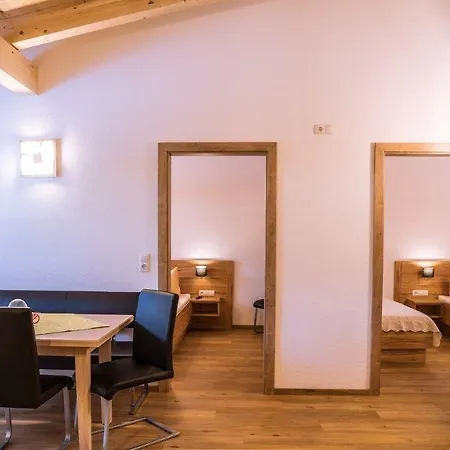 Gaestehaus Runhof 公寓 朗根费尔德