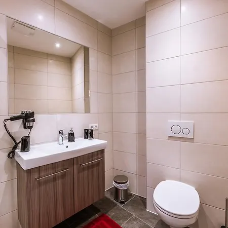 Apartment Gaestehaus Runhof Langenfeld